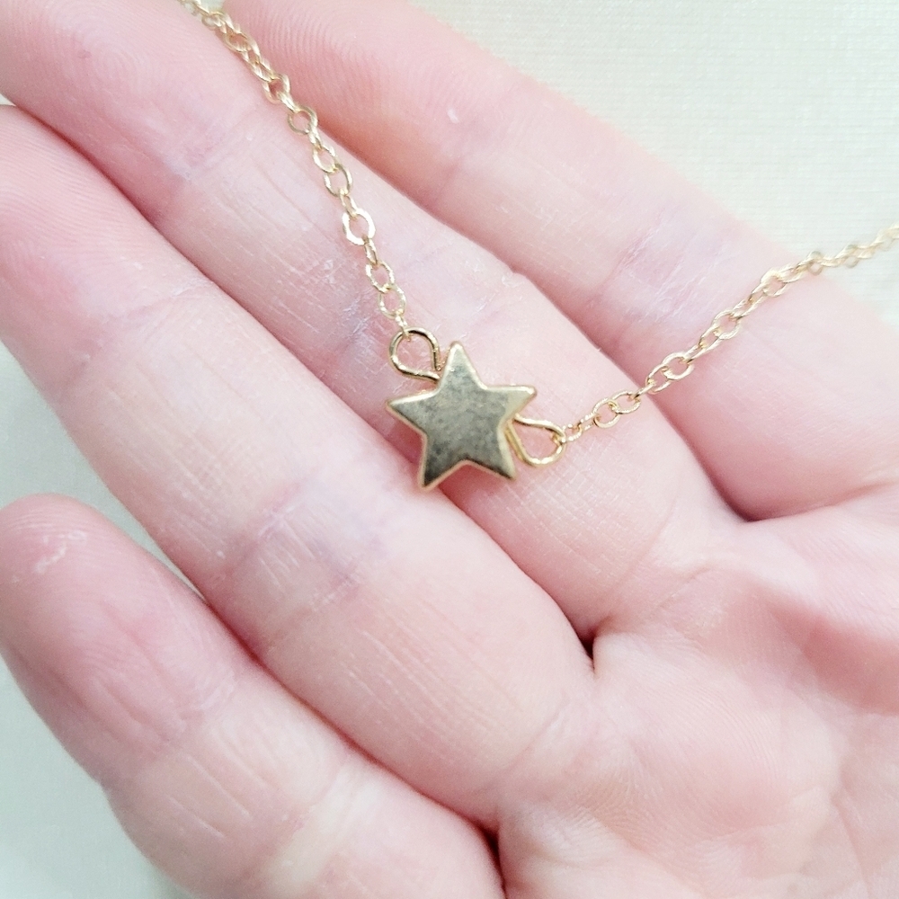 Brand New Gold Tone Mini Star Necklace